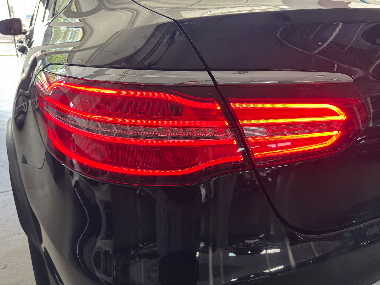 Fahrzeugabbildung Mercedes-Benz GLC 250 d COUPE 4M 9GT AMG LINE PLUS EDITION 1