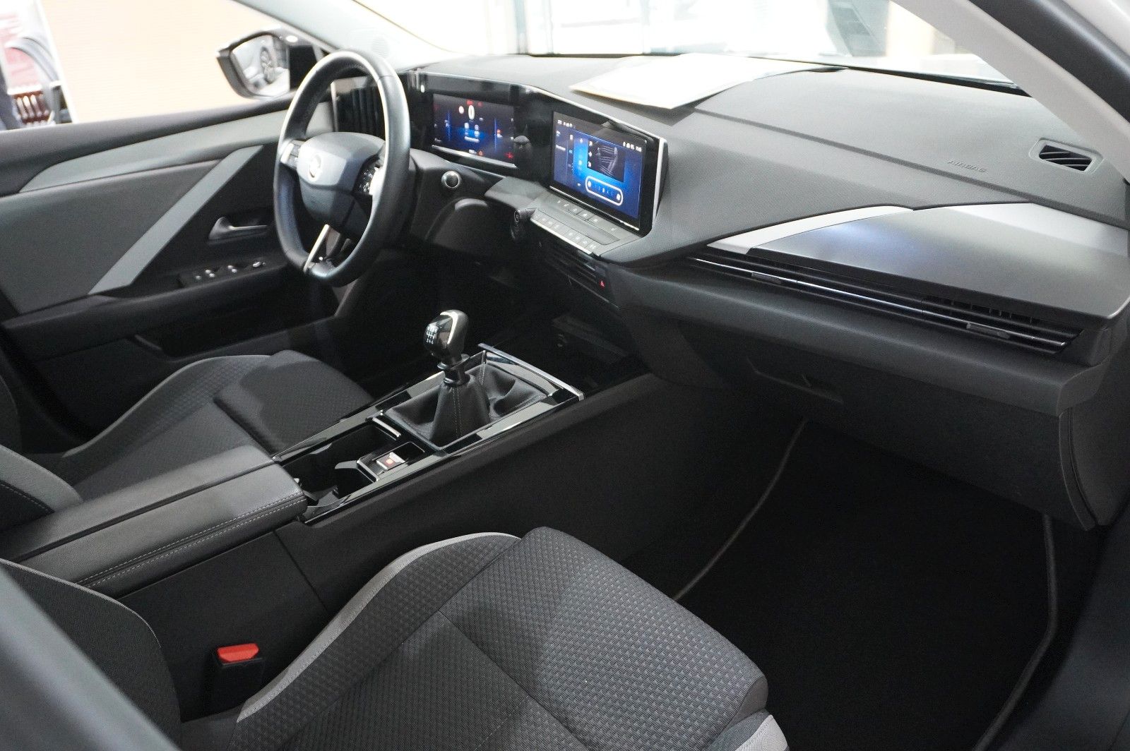 Fahrzeugabbildung Opel Astra L Lim. 1.5D BUSINESS EDIT. NAI/LED/KAMERA