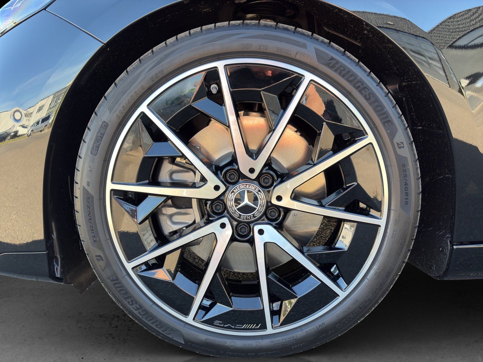Fahrzeugabbildung Mercedes-Benz CLA 220 AMG HeadUp PANO Burmester KeyGo 360 MLED