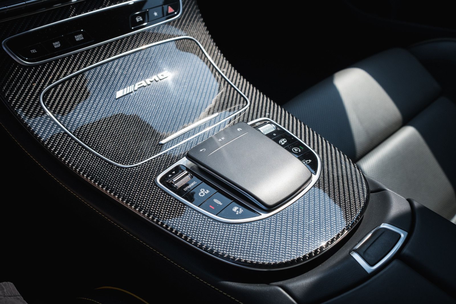 Fahrzeugabbildung Mercedes-Benz E 63 AMG S-Steuer -Dt.Auto-Keramik-Sonderfarbe