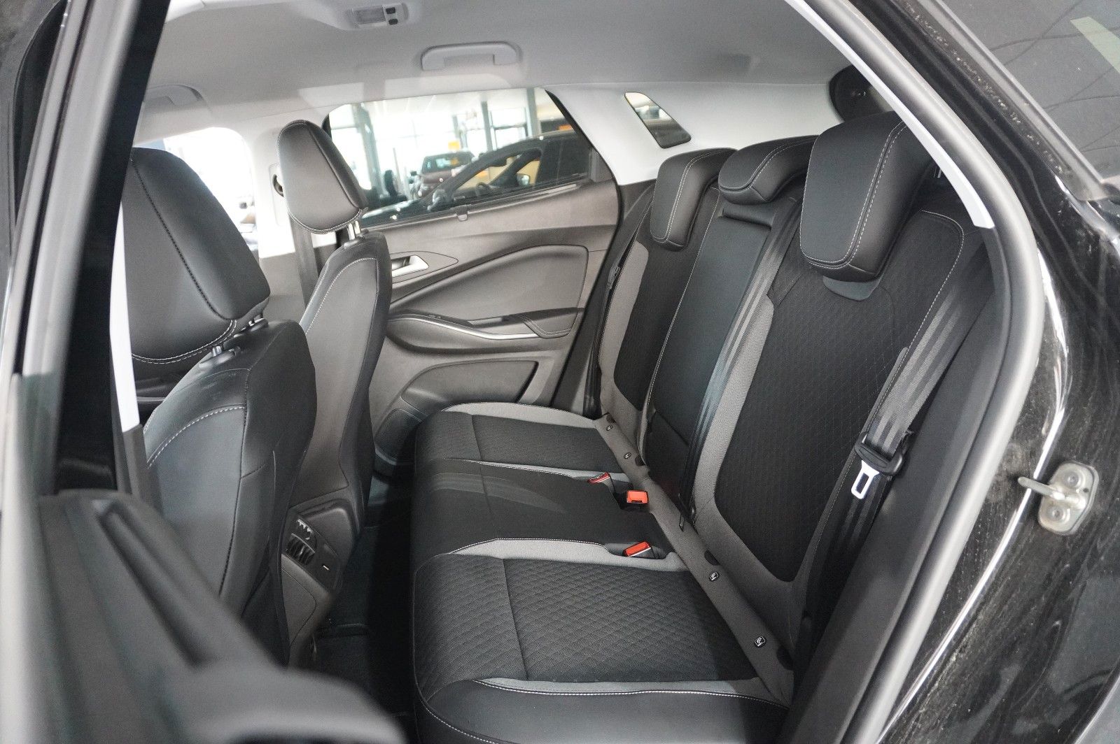 Fahrzeugabbildung Opel Grandland (X) 1.6 PHEV ULTIMATE NAVI/LED/360°/SH
