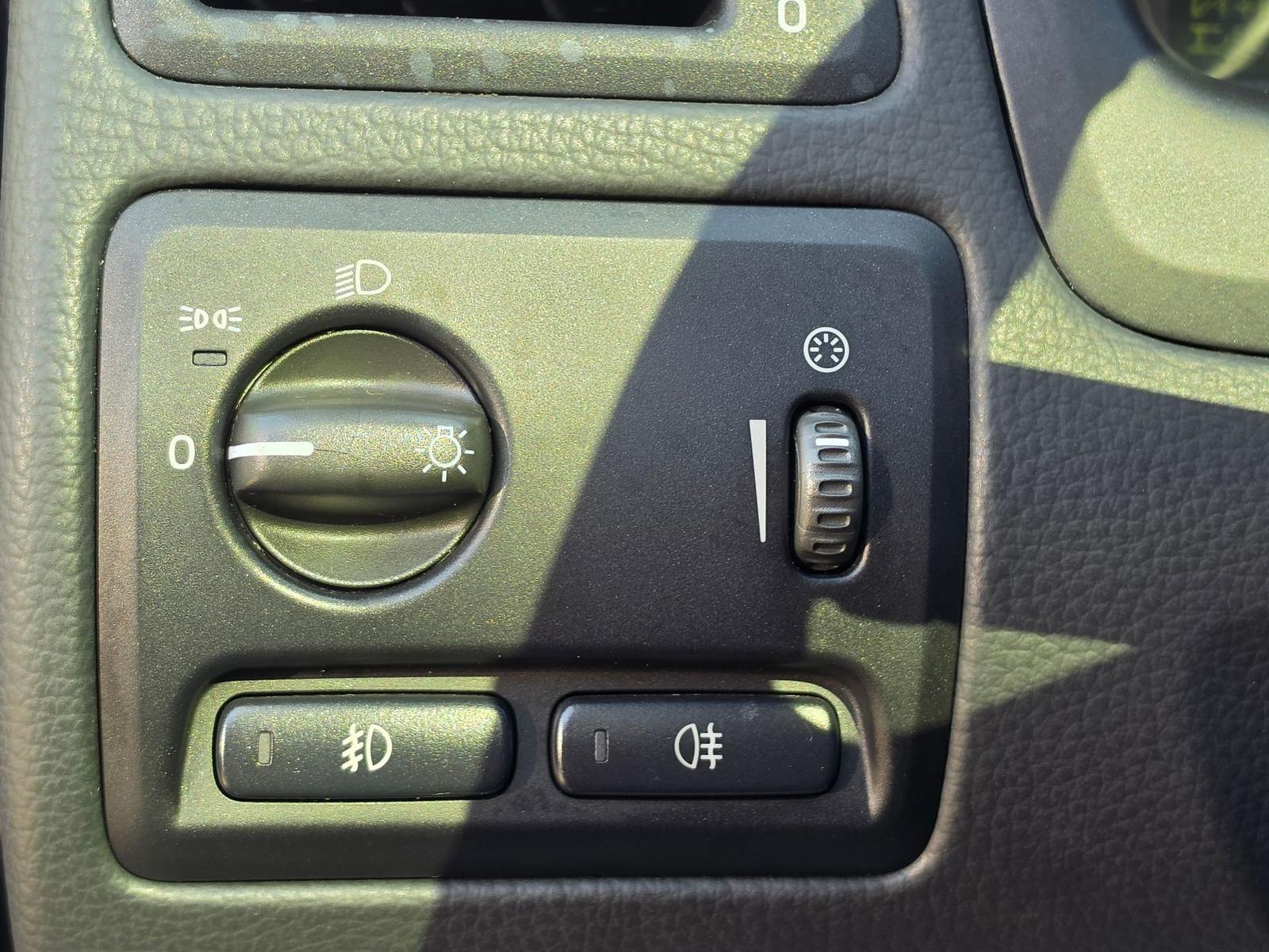 VOLVO V70 - R GEARTRONIC - CUIR - AUTO - 299 CV