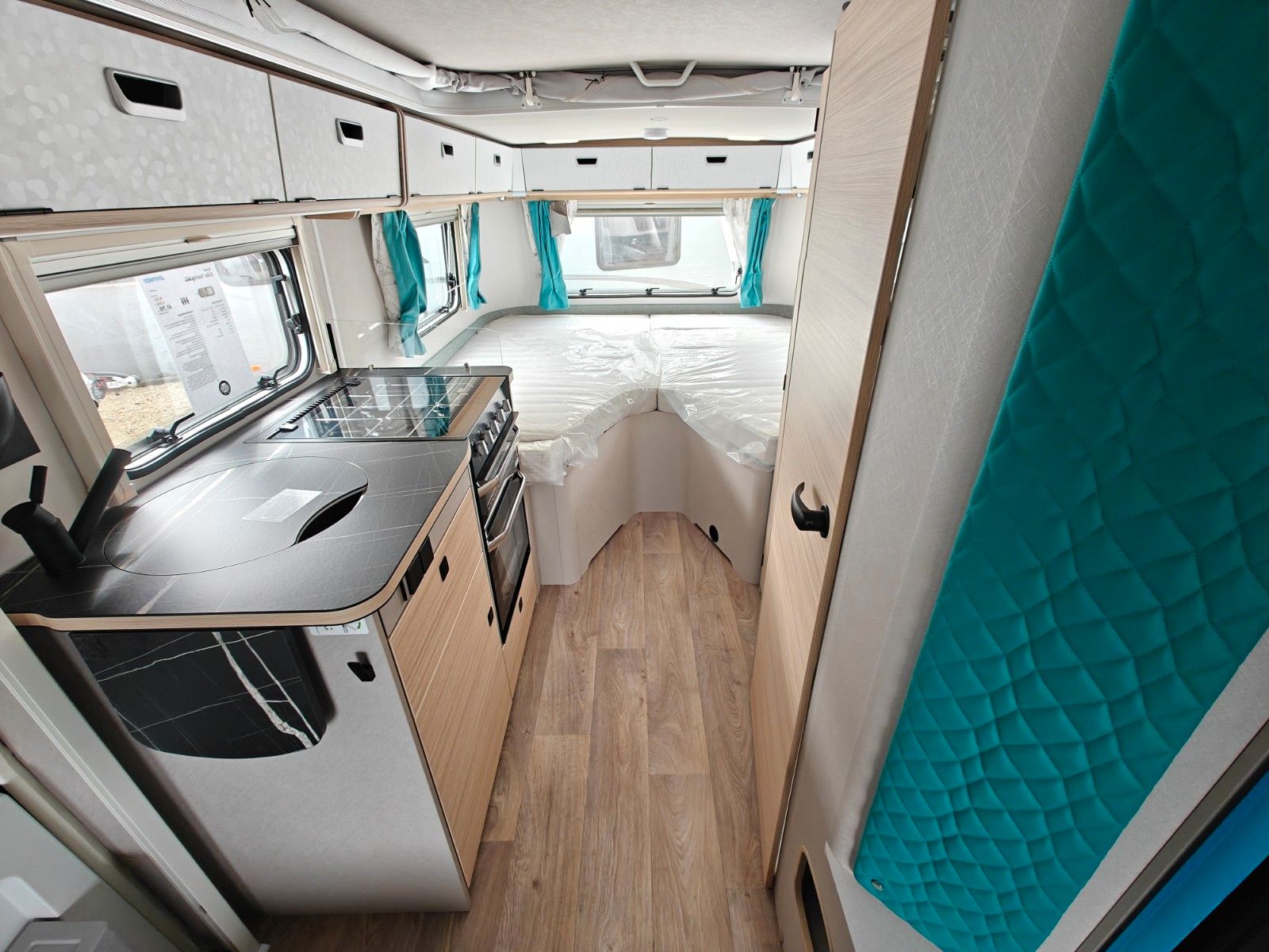 Fahrzeugabbildung HYMER / ERIBA / HYMERCAR Touring 642 Harbour Blue - JETZT 7.344€ SPAREN !