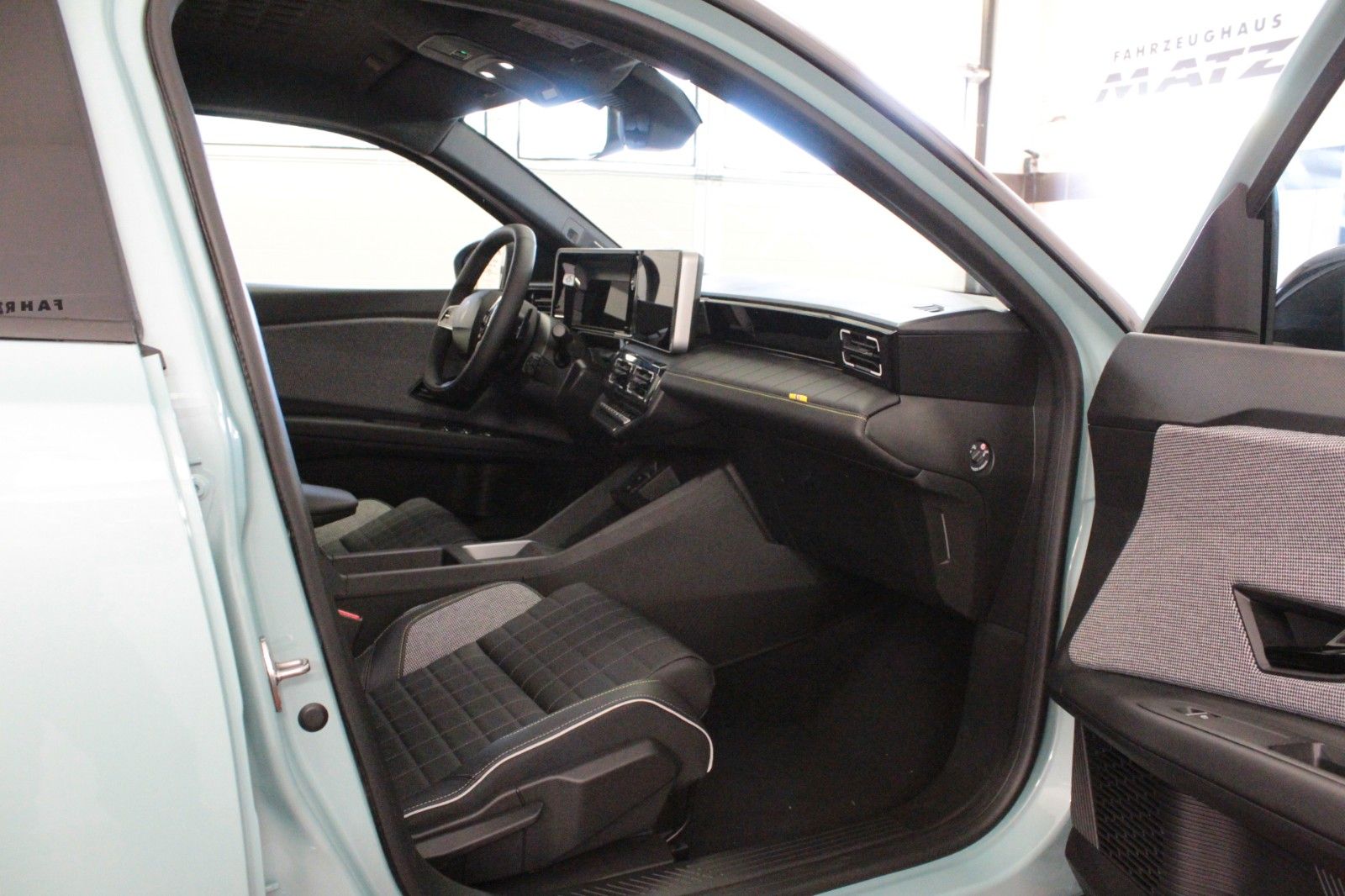 Fahrzeugabbildung Renault R 4 E-Tech 150 Comfort Range Iconic *Vollausst.*