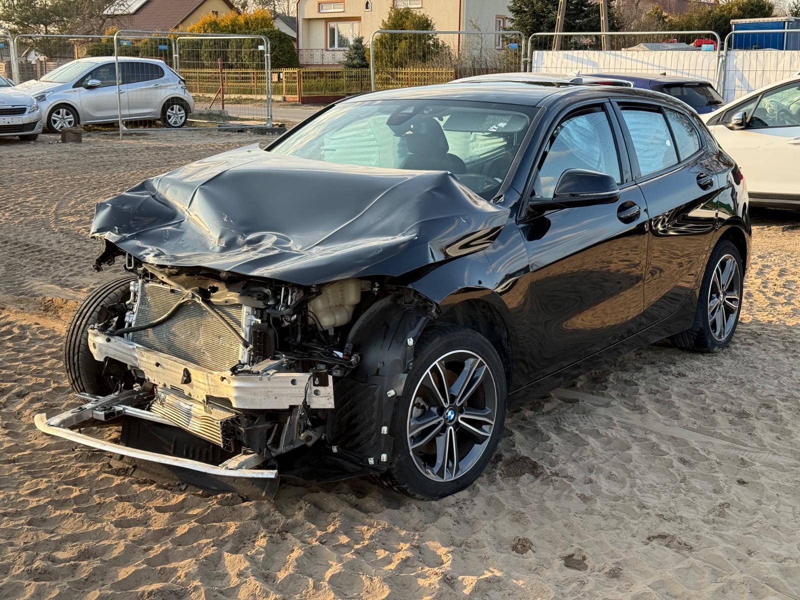 BMW 118 1 Limousine 118 i Sport Line