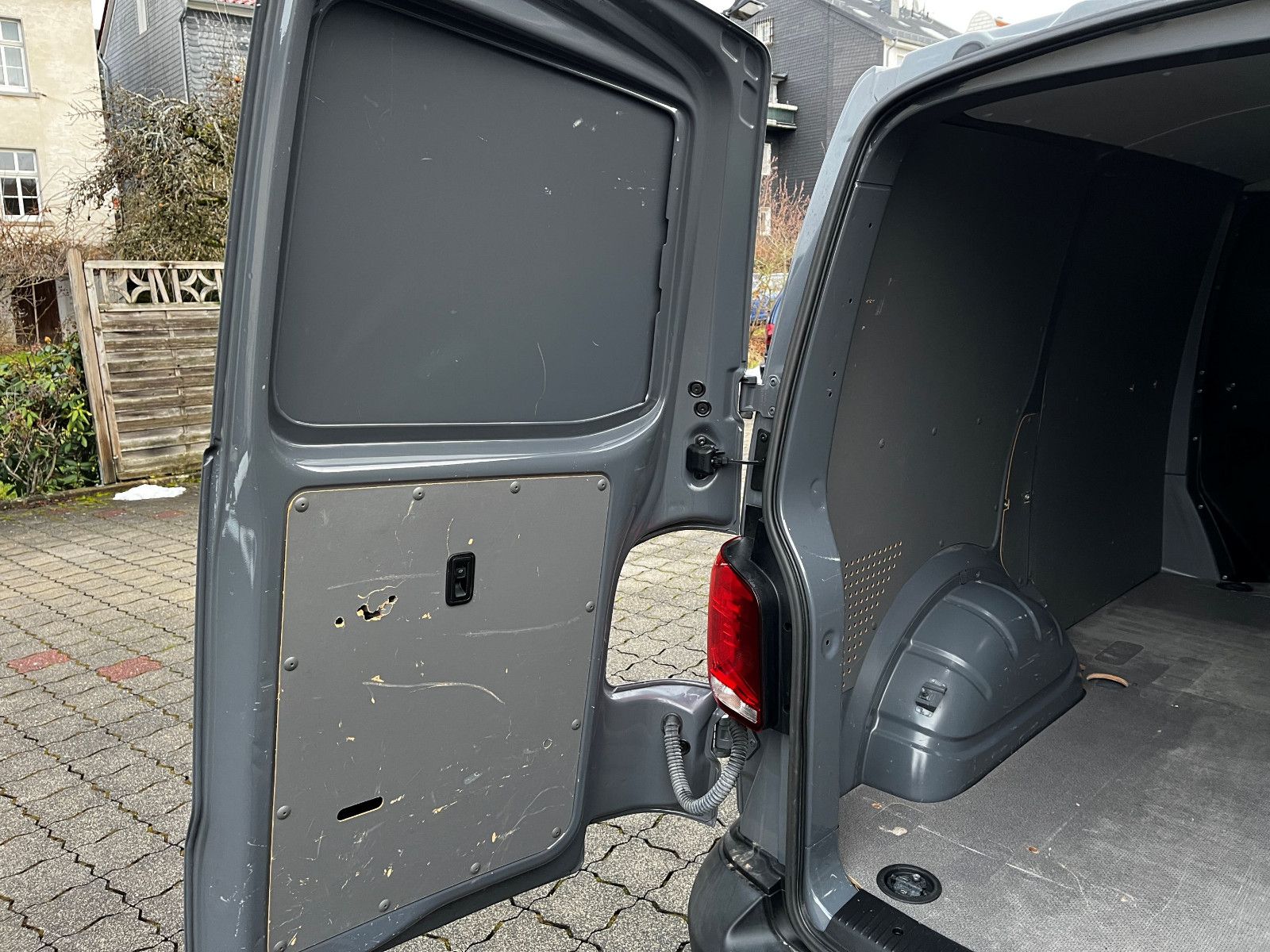 Fahrzeugabbildung Volkswagen T6 Transporter NAVI AHK KLIMA