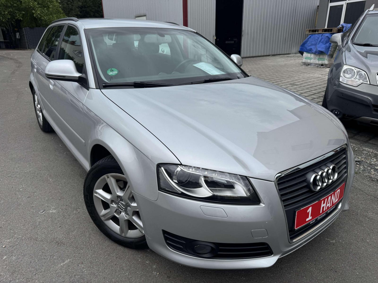 Audi A3 1.6 Ambiente/Xenon/Temp./SHZ/Klima/PDC/Alu/Is