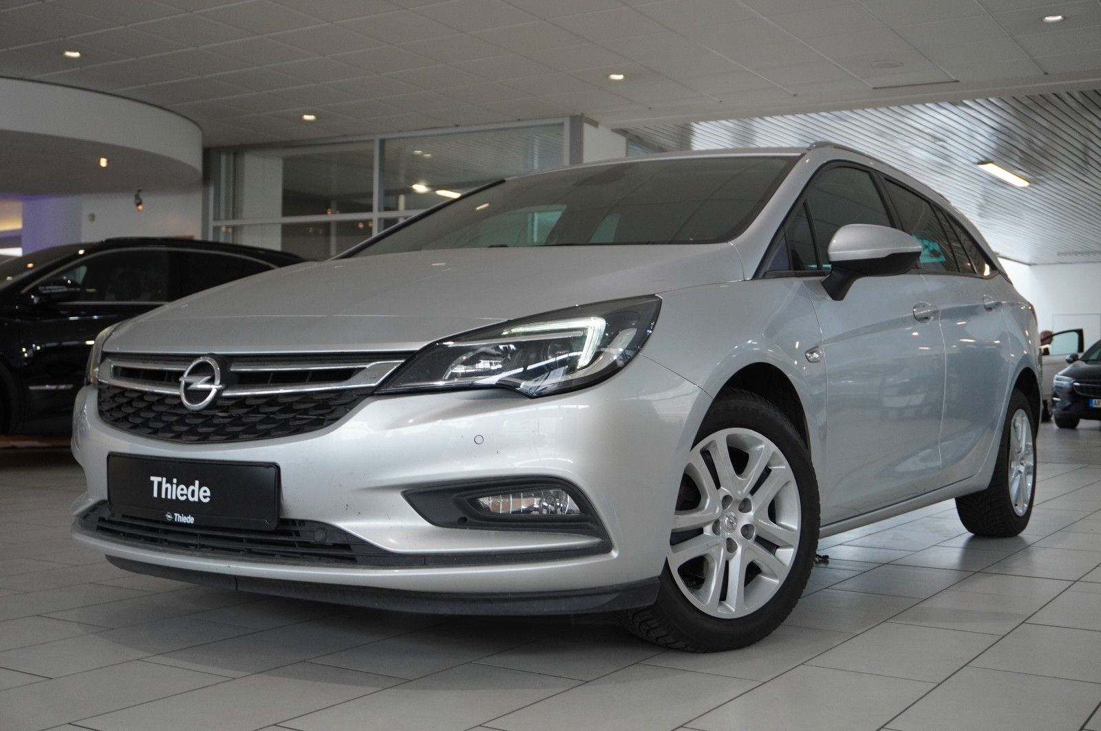 Fahrzeugabbildung Opel Astra K ST 1.4T ON NAVI/LED/KAMERA/SPORT/SH/TEMP