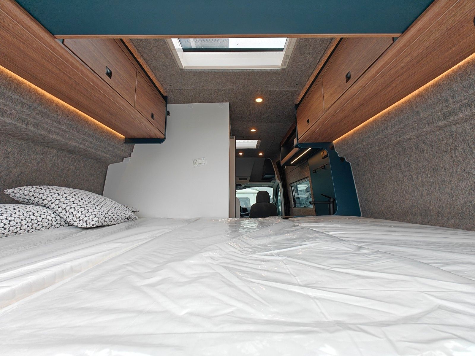 Fahrzeugabbildung HYMER / ERIBA / HYMERCAR CAR 600 - 18" A/T, Markise, AHK, VW Facelift! -