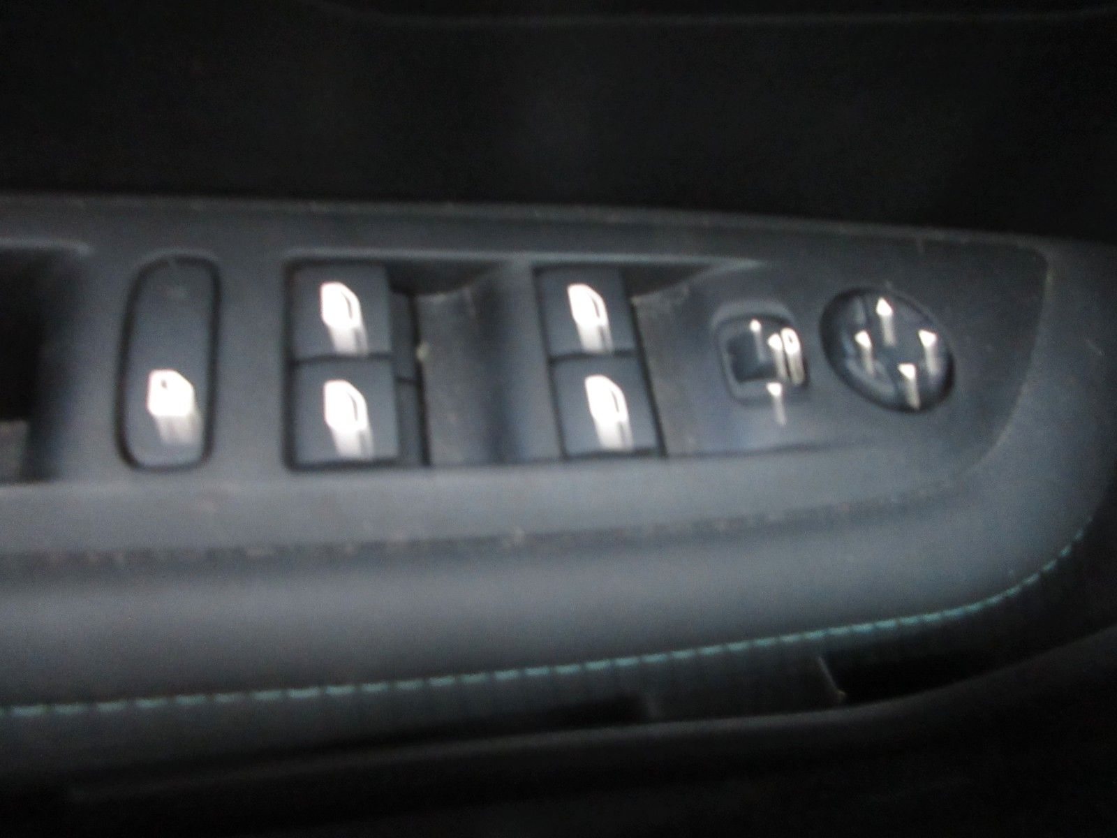 Fahrzeugabbildung Peugeot 208 Allure 1.2T FULL-LED/NAVI/PDC/CAM/ALU