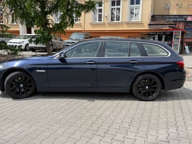 BMW 530d xDrive Touring A Luxury Line Luxury Line