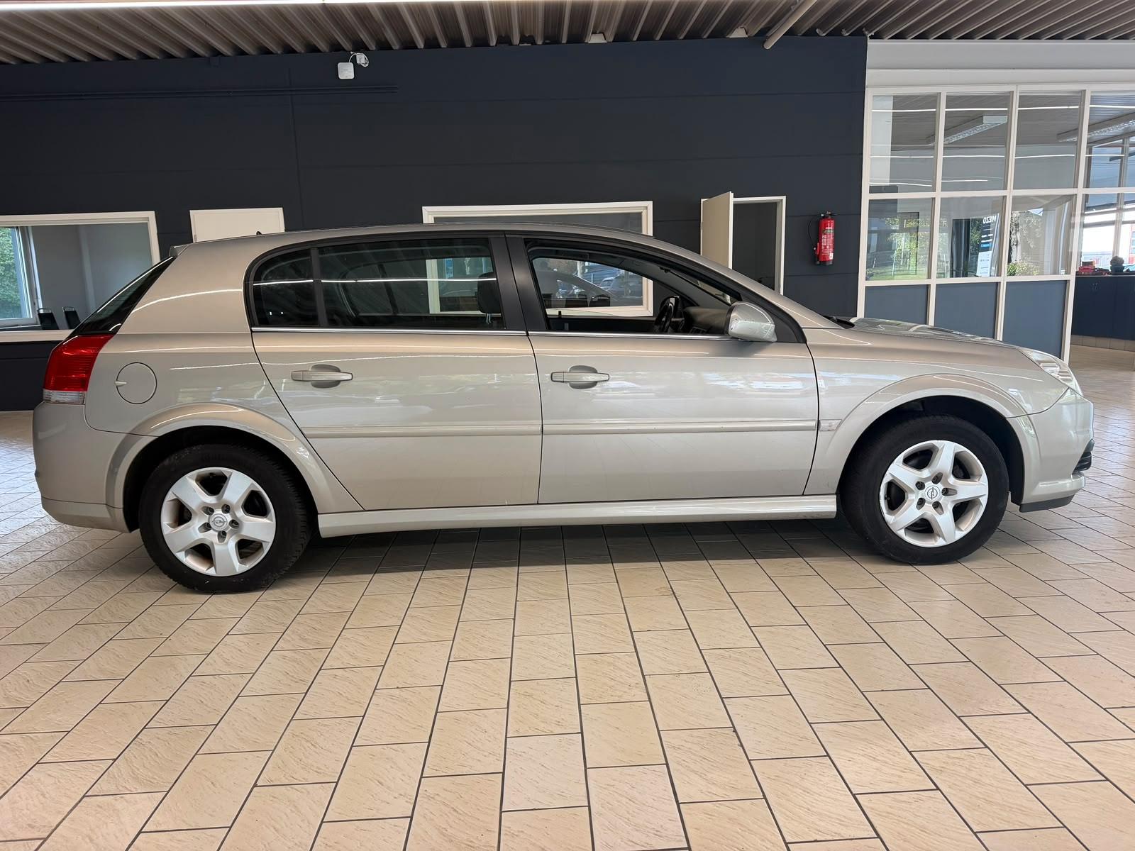 Opel Signum 2007 — двигун 1.796 cm³, 140 HP (103kW)
