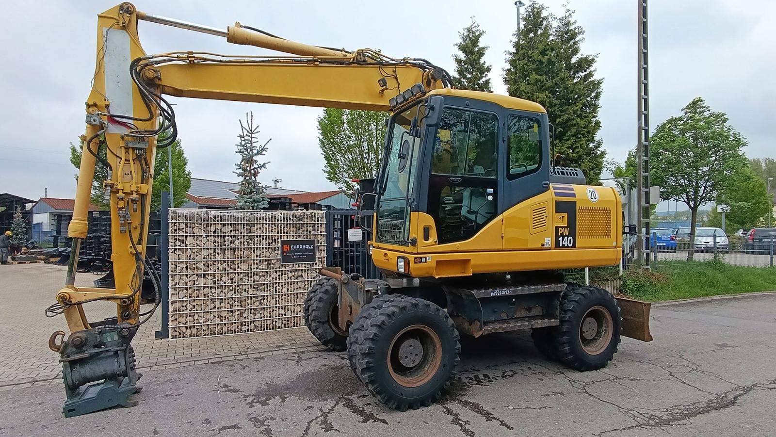 Komatsu PW 140 mit Powertiltt SW MS 10   Klima