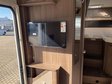 Carado T 328 PRO+ KLIMA NAVI TV