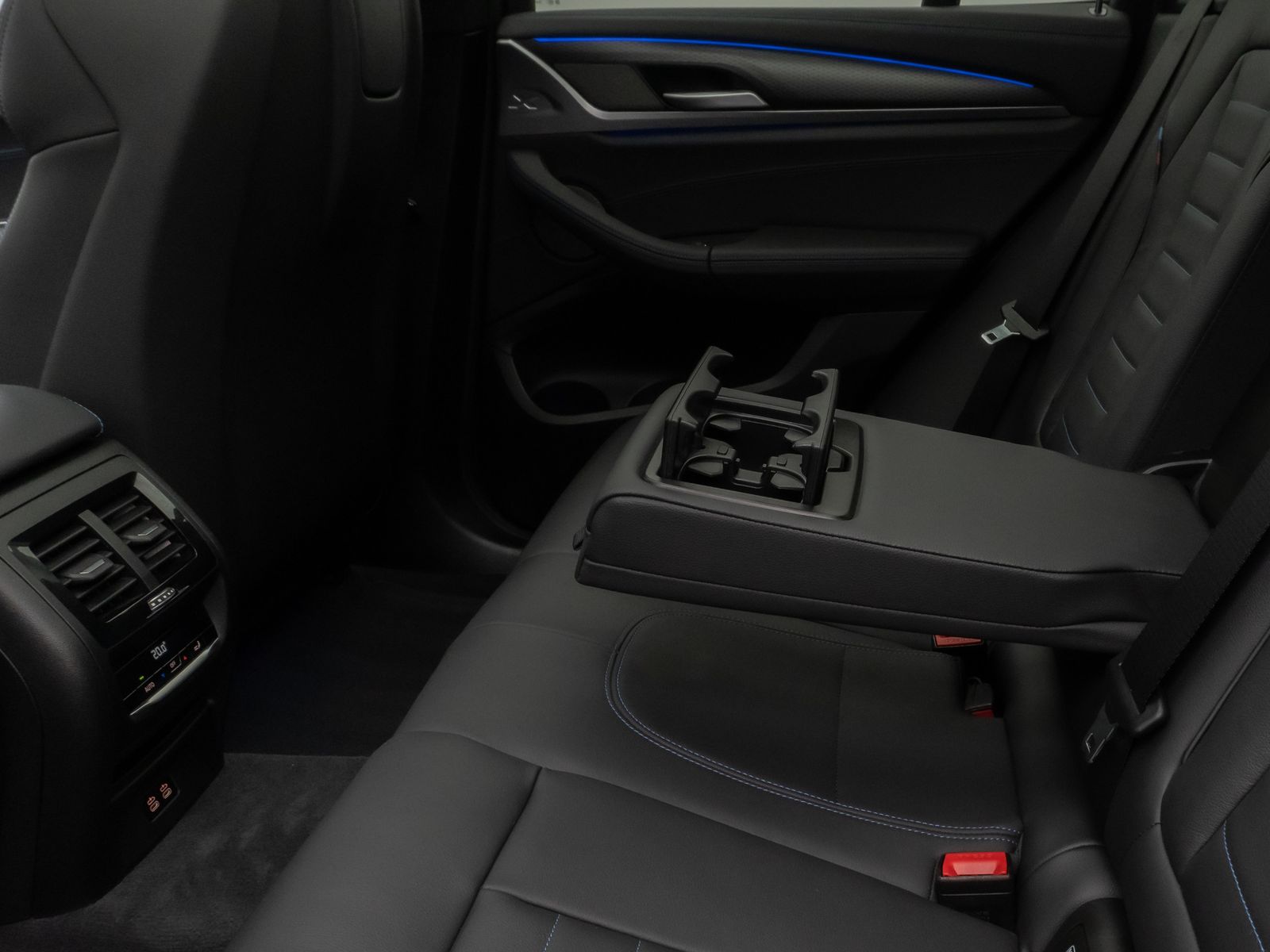 Fahrzeugabbildung BMW X3 M40i Panorama Laser 360°HUD DAB H/K Komfort