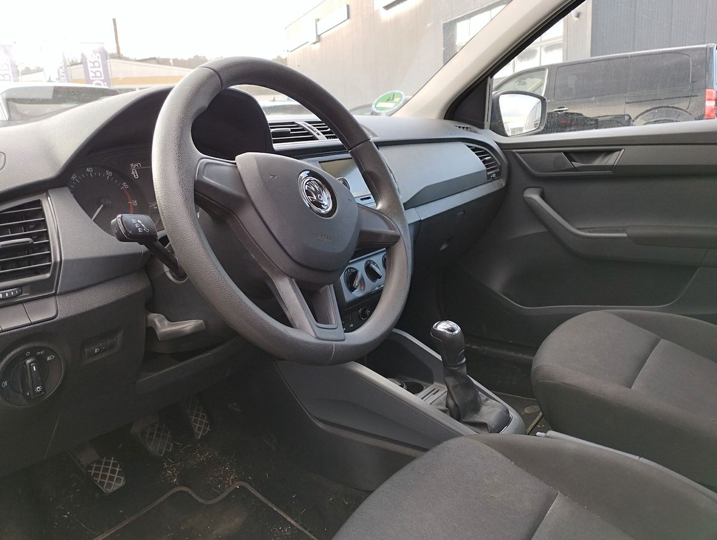 Fahrzeugabbildung SKODA Fabia 1.0 MPI Cool Plus DAB Klima Allwetter