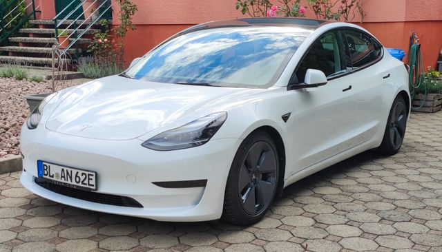 Tesla Model 3 SR+ RWD LFP Batterie 1.Hand Winterpaket