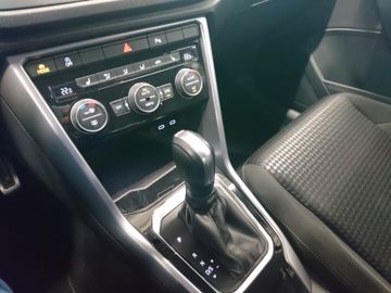 Fahrzeugabbildung Volkswagen T-Roc 2.0 TDI 7-DSG Active NAVI 17"AluPDC