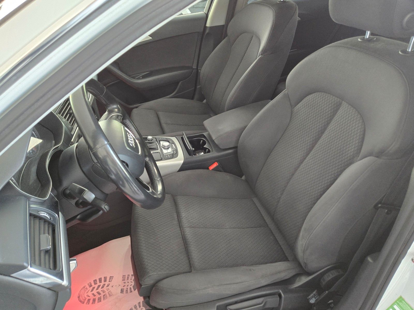 Fahrzeugabbildung Audi A6 Avant 2.0 TDI quattro