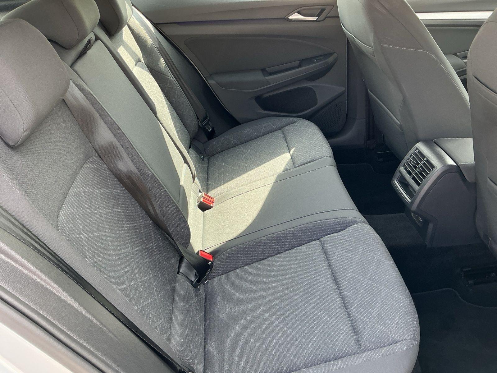 Volkswagen Golf VIII 1.5 TSI LIFE LED+NAV+APP+ACC+SHZ+2xPDC, миниатюра 16