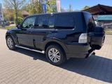 Mitsubishi Pajero 3.2 DI-D SUV-Star LEDER Kamera - schwarze Mitsubishi Pajero