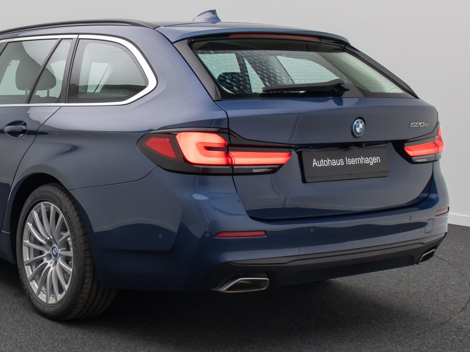 Fahrzeugabbildung BMW 520e Alarm DAB Kamera Cockpit Sport Leder 18Zoll