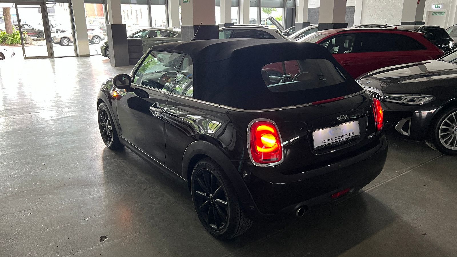Fahrzeugabbildung MINI Cooper CABRIO AUTOMATIK NAVI LED LEDER CHESTER