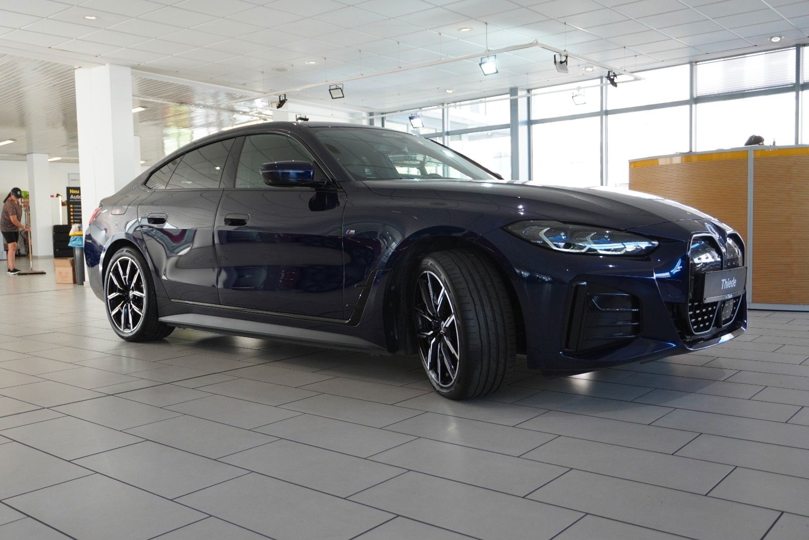 Fahrzeugabbildung BMW i4 Gran Coupe 40 eDrive M-SPORT NAVI/LED/360°/SH