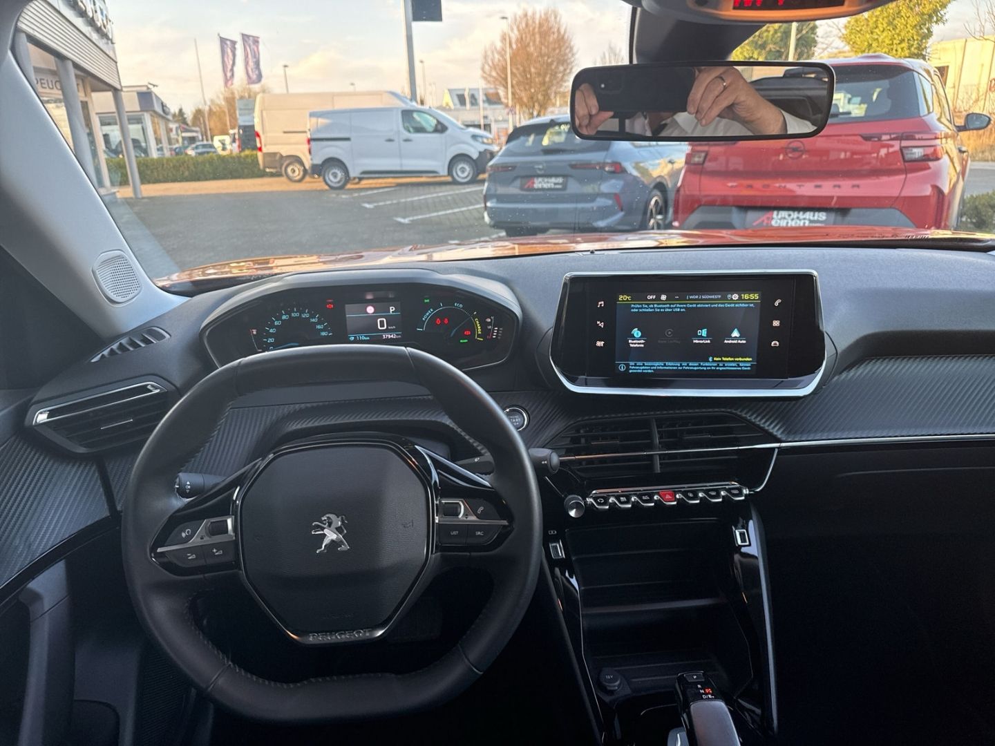 Fahrzeugabbildung Peugeot 2008 e- Active Klimaautom Fahrerprofil DAB Spurh