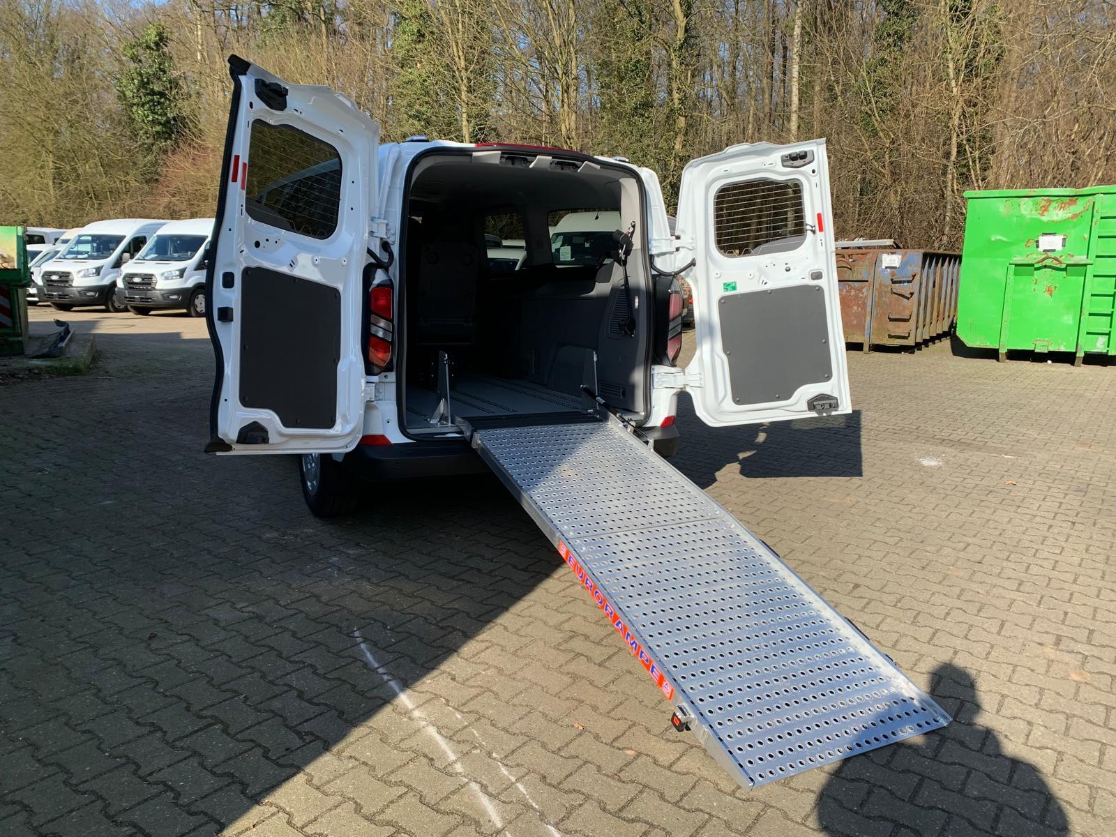 Ford Custom L2 KMP - Rampe - Rollstuhl - Mietwagen