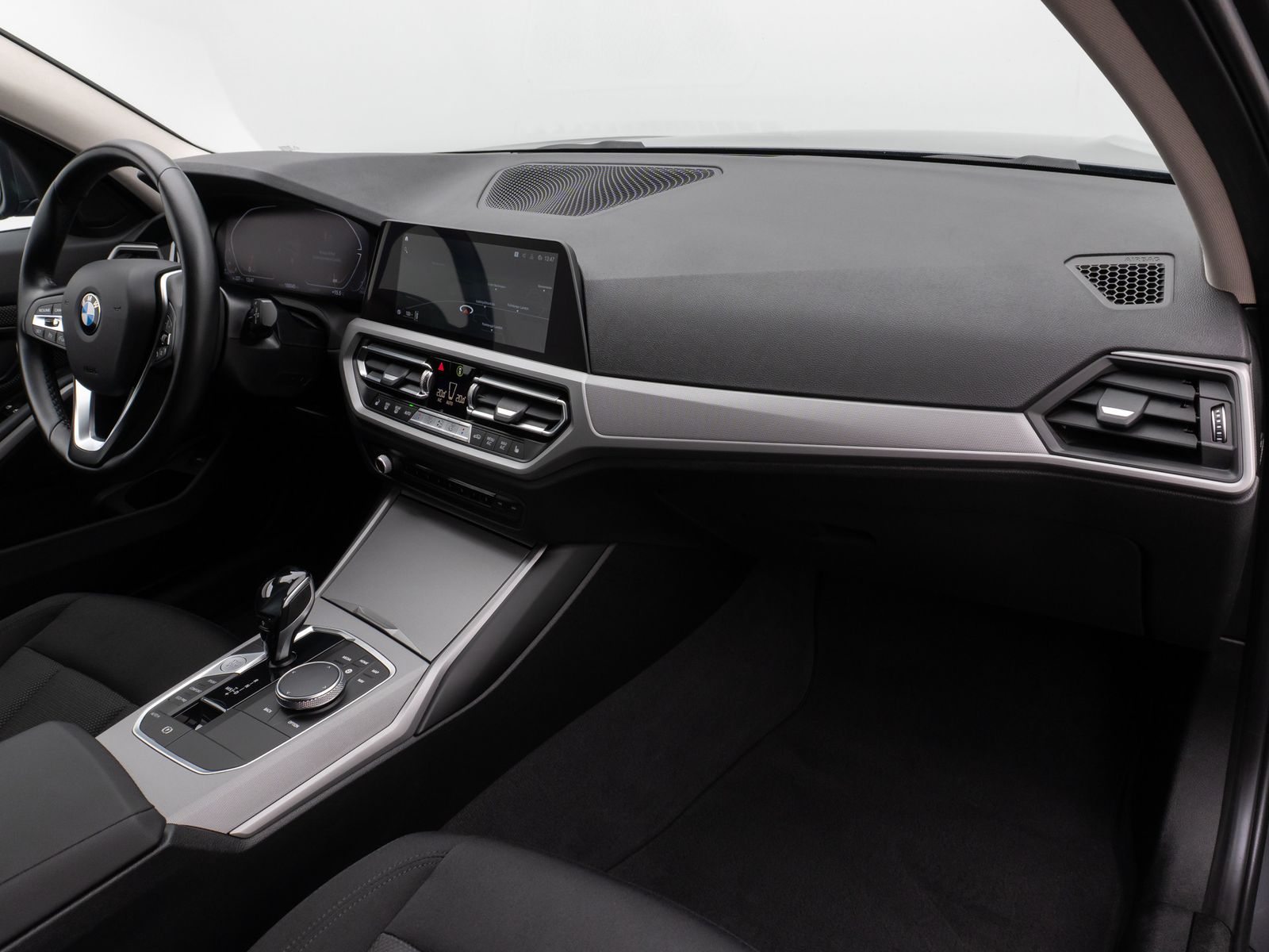 Fahrzeugabbildung BMW 320d DAB HiFi PDC Fernlichtassist Komfort Alarm