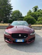 Jaguar JAGUAR XE 2.0 180cv  R-sport   - Jaguar XE von privat