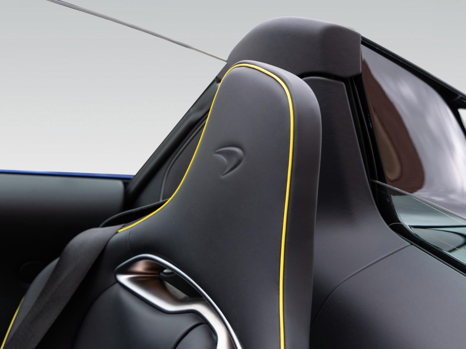 McLaren Artura Spider | Tanzanite Blue