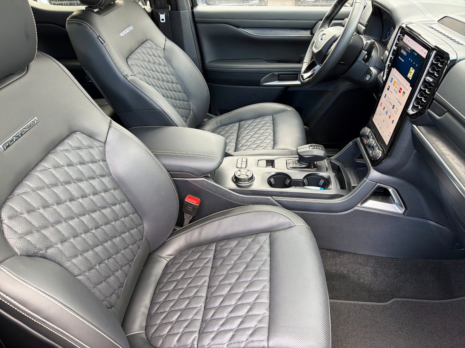 Fahrzeugabbildung Ford Ranger Platinum e-4WD Doppelkabine, TECHNOLOGIEP