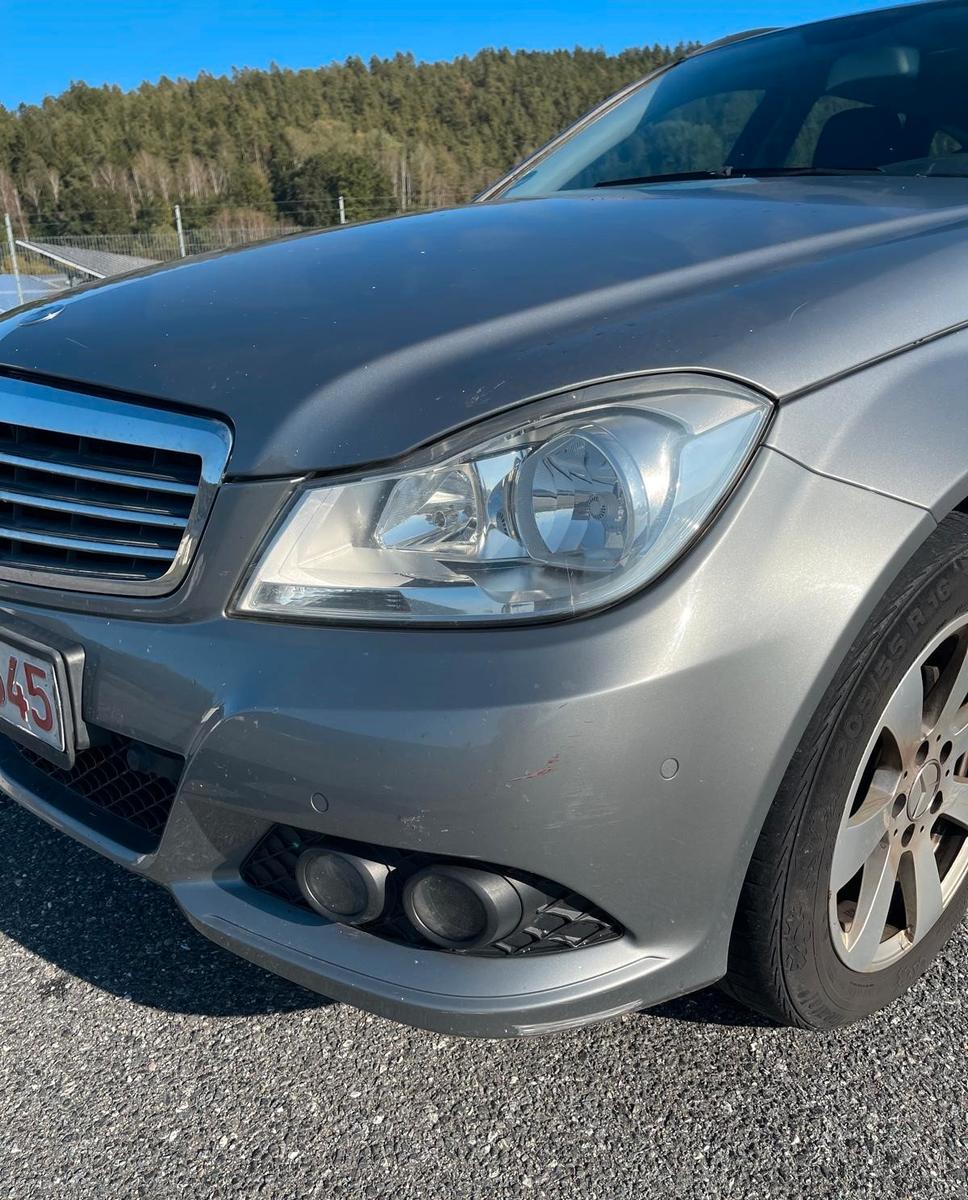 Mercedes-Benz C180 2011 — photo 15