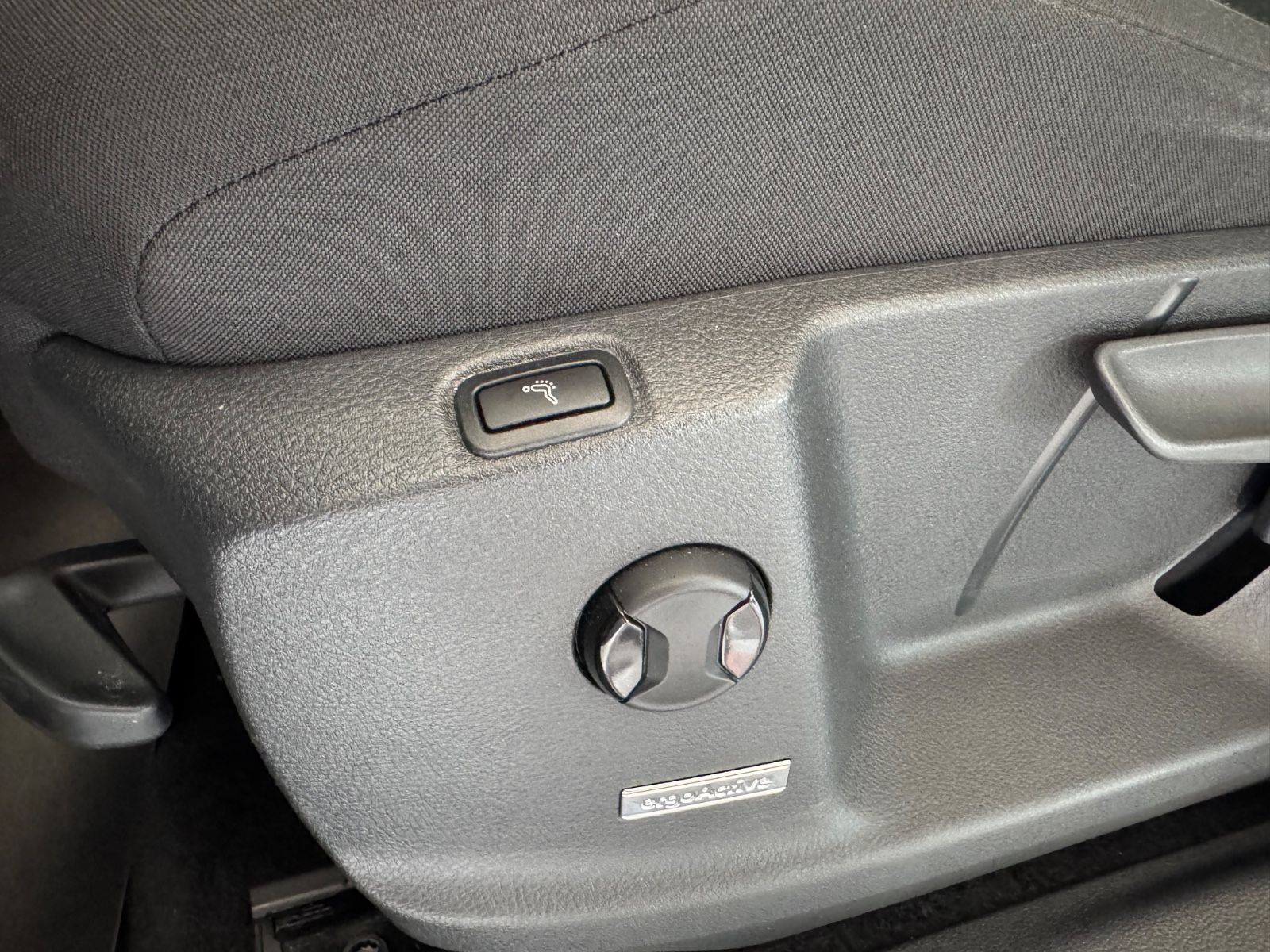 Fahrzeugabbildung Volkswagen Touran Comfortline/ACC/AHK/PDC/Navi/Massage/1H