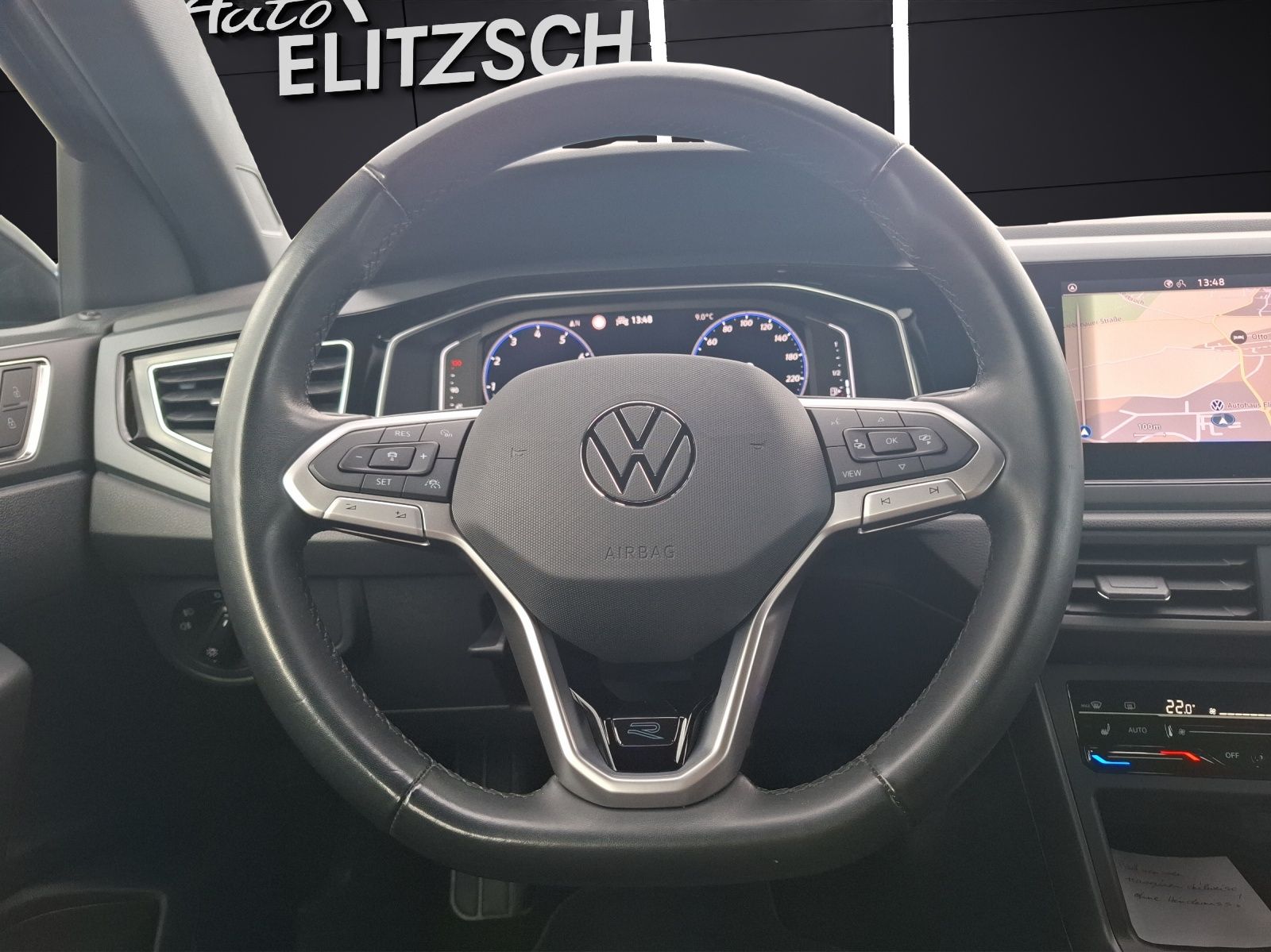 Fahrzeugabbildung Volkswagen Taigo R-Line DSG MatrixLED AHK Navi AID ACC RFK