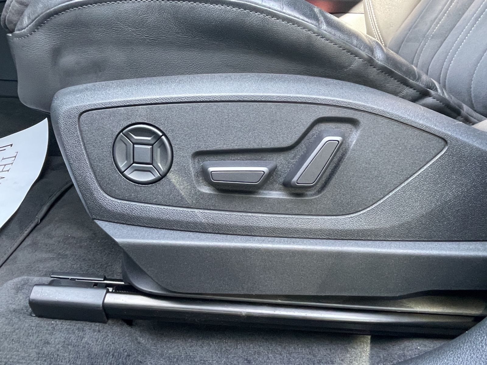Audi Q8 e-tron - Bild 23