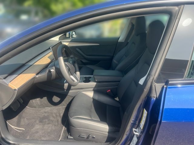 Fahrzeugabbildung Tesla Model 3 Basis RWD Soundsystem ACC El. Heckklappe