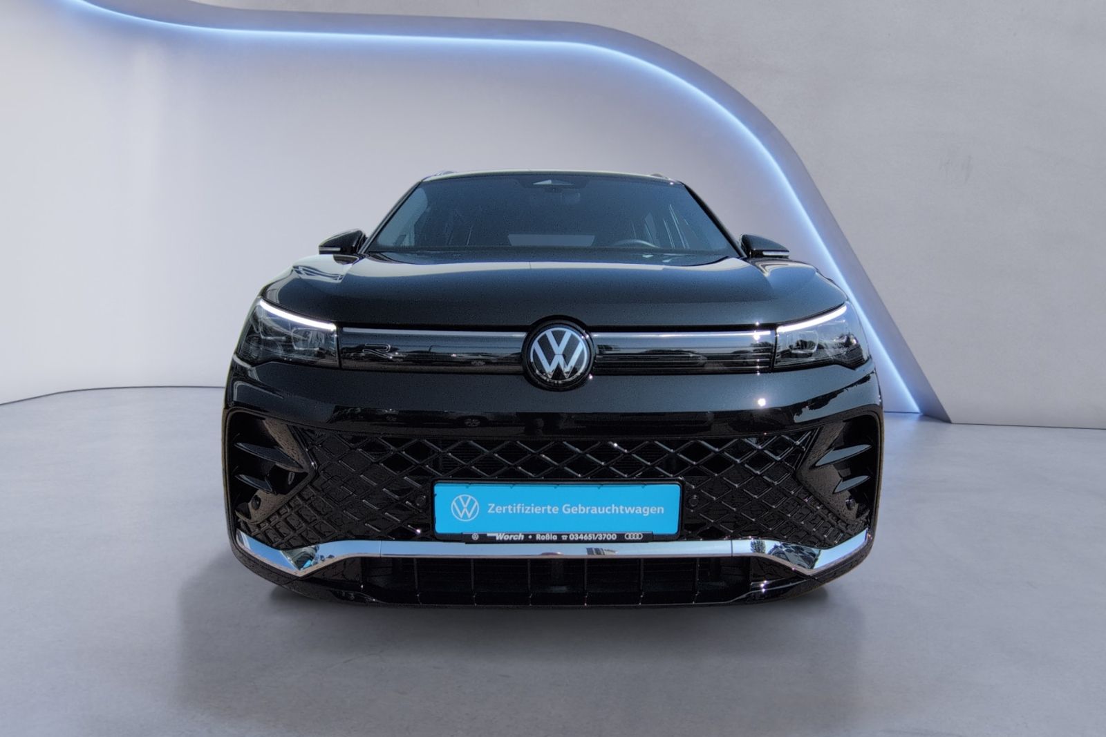 Tiguan R-Line 1.5 eTSI DSG +LED+NAVI+SHZ+KAMERA
