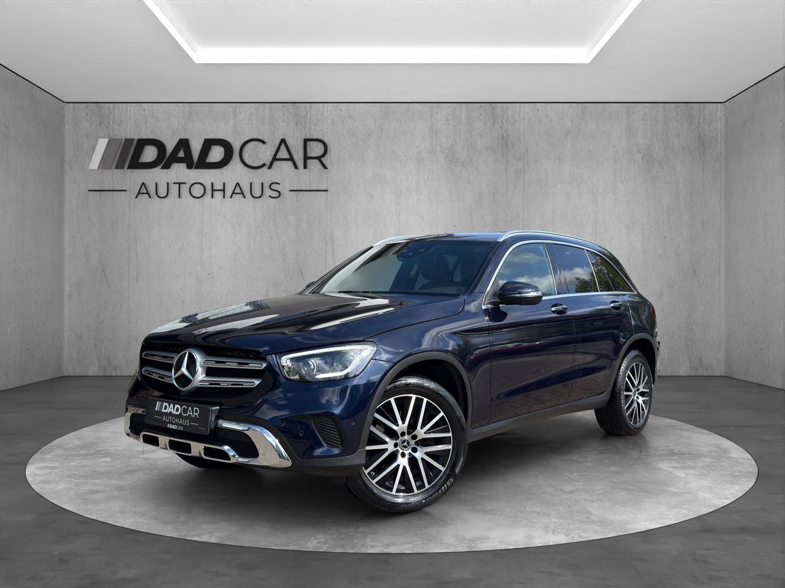 Mercedes-Benz GLC 300 4Matic AMG 1.Hand *AHK*LED*CARPLAY*360°*
