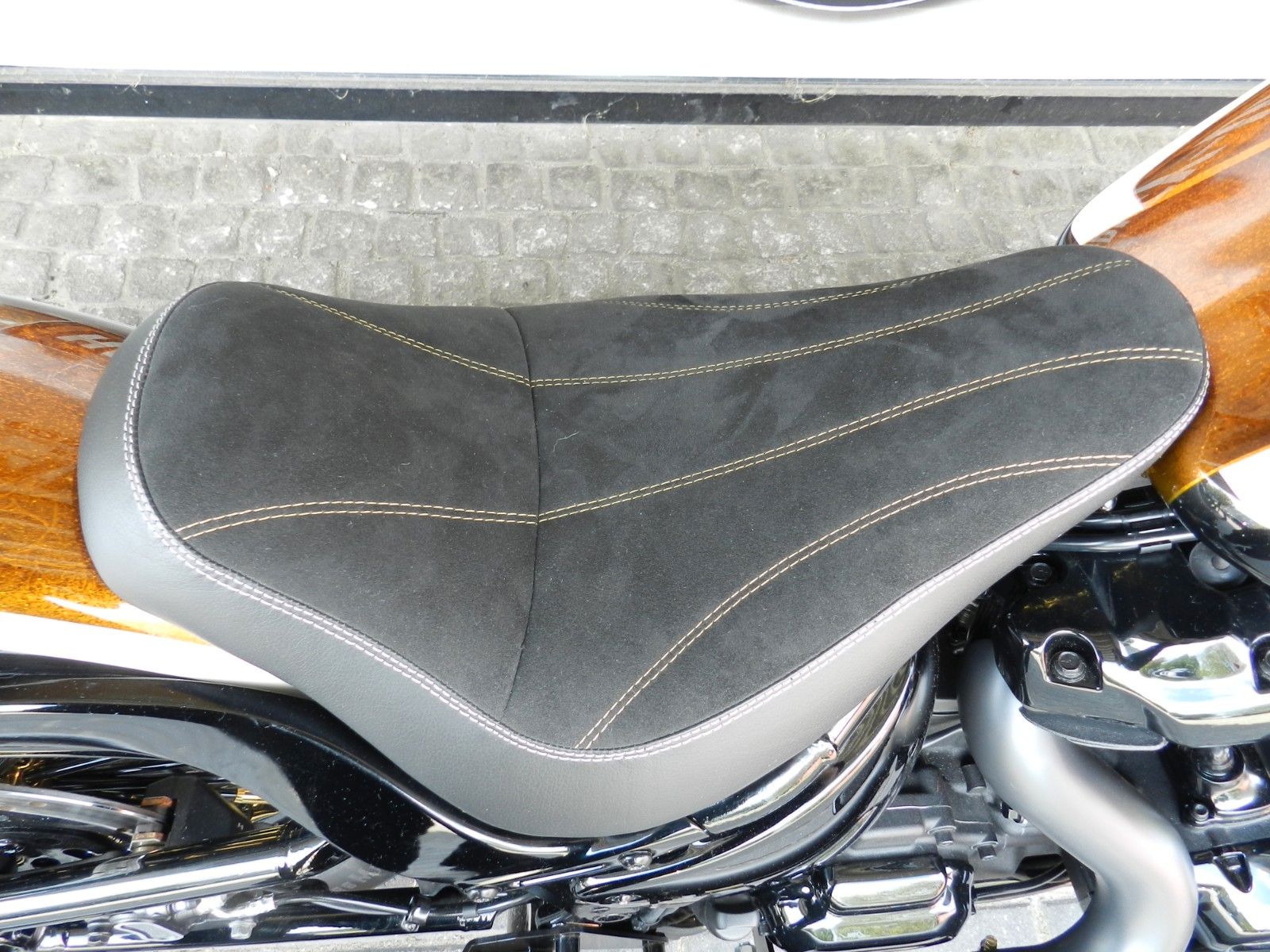 Fahrzeugabbildung Harley-Davidson Softail Slim Chicano Style