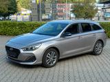 Hyundai i30 cw YES! *Leichter Heckschaden* - Hyundai: Unfallwagen