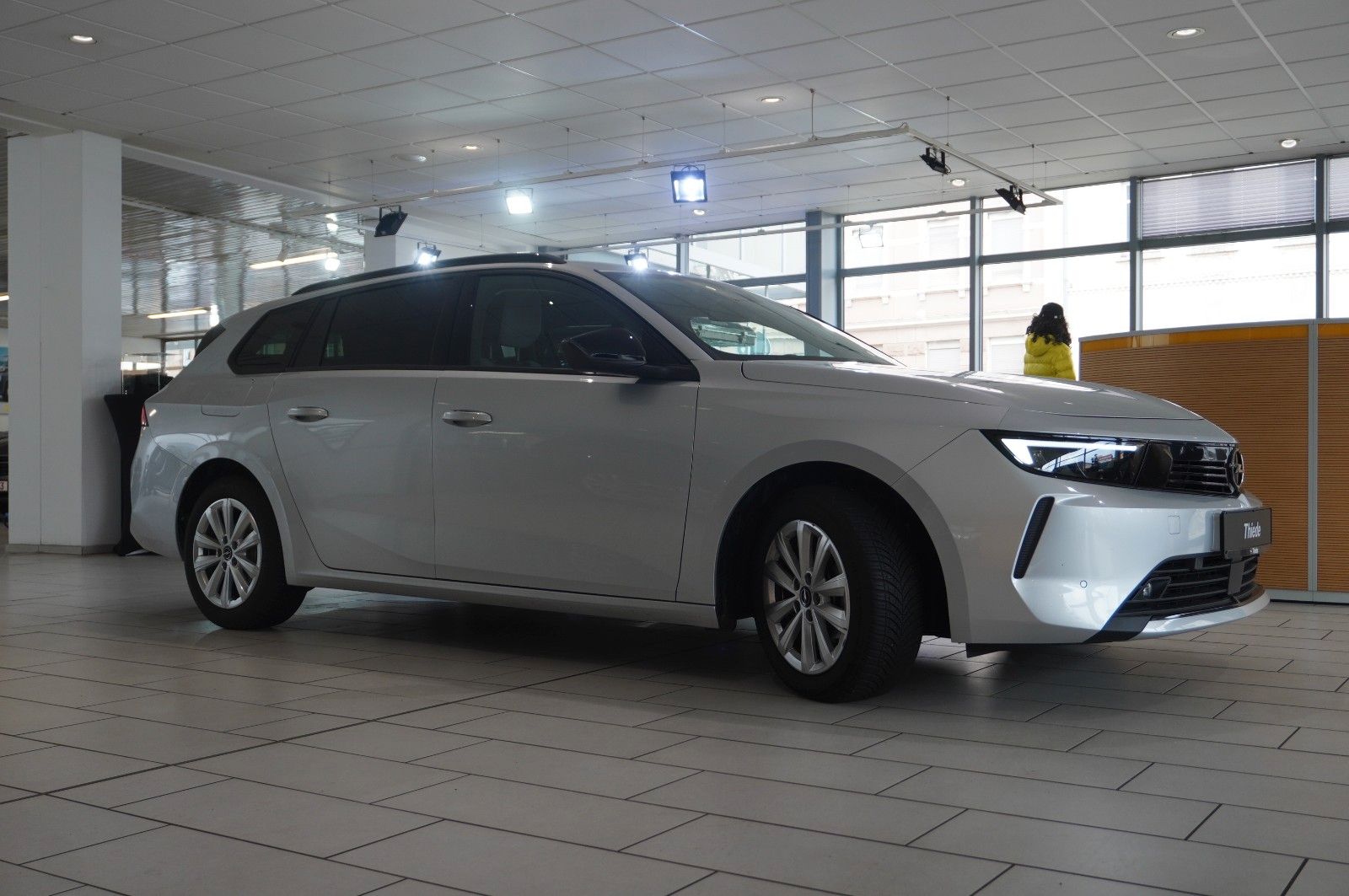 Fahrzeugabbildung Opel Astra L ST 1.2T  LED/NAVI/SHZ/ALU16/KAMERA/ALLWE