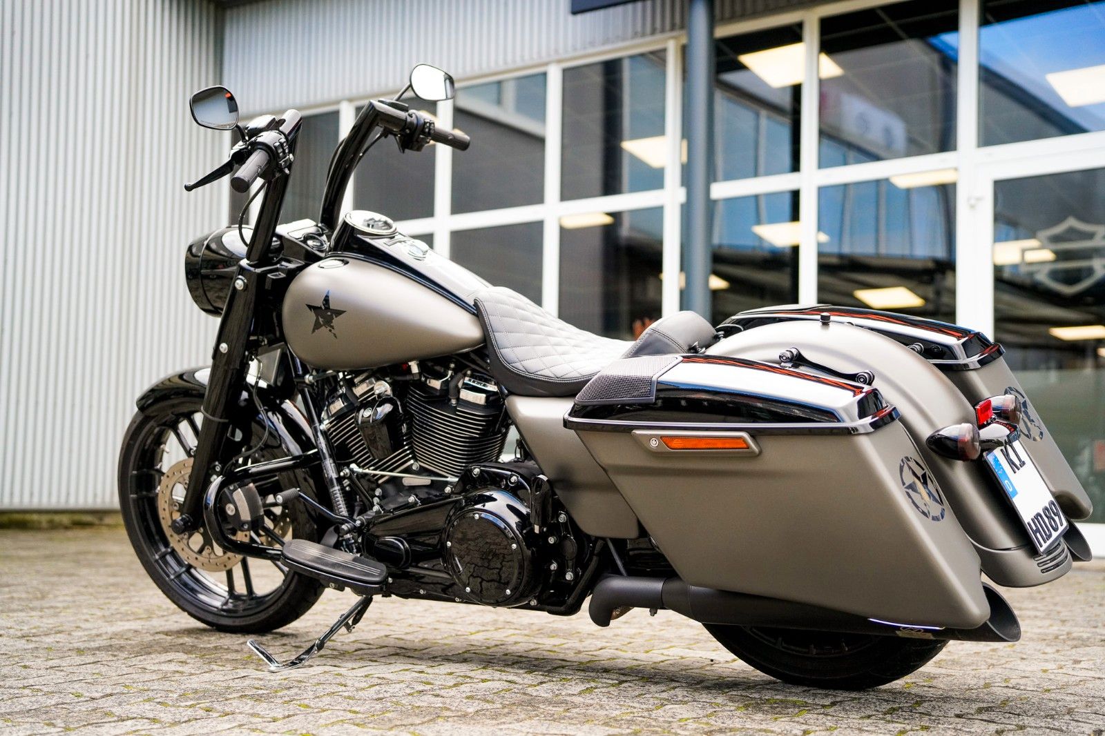 Fahrzeugabbildung Harley-Davidson FLHRXS ROAD KING SPECIAL 107 CUI - JEKILL&HYDE -
