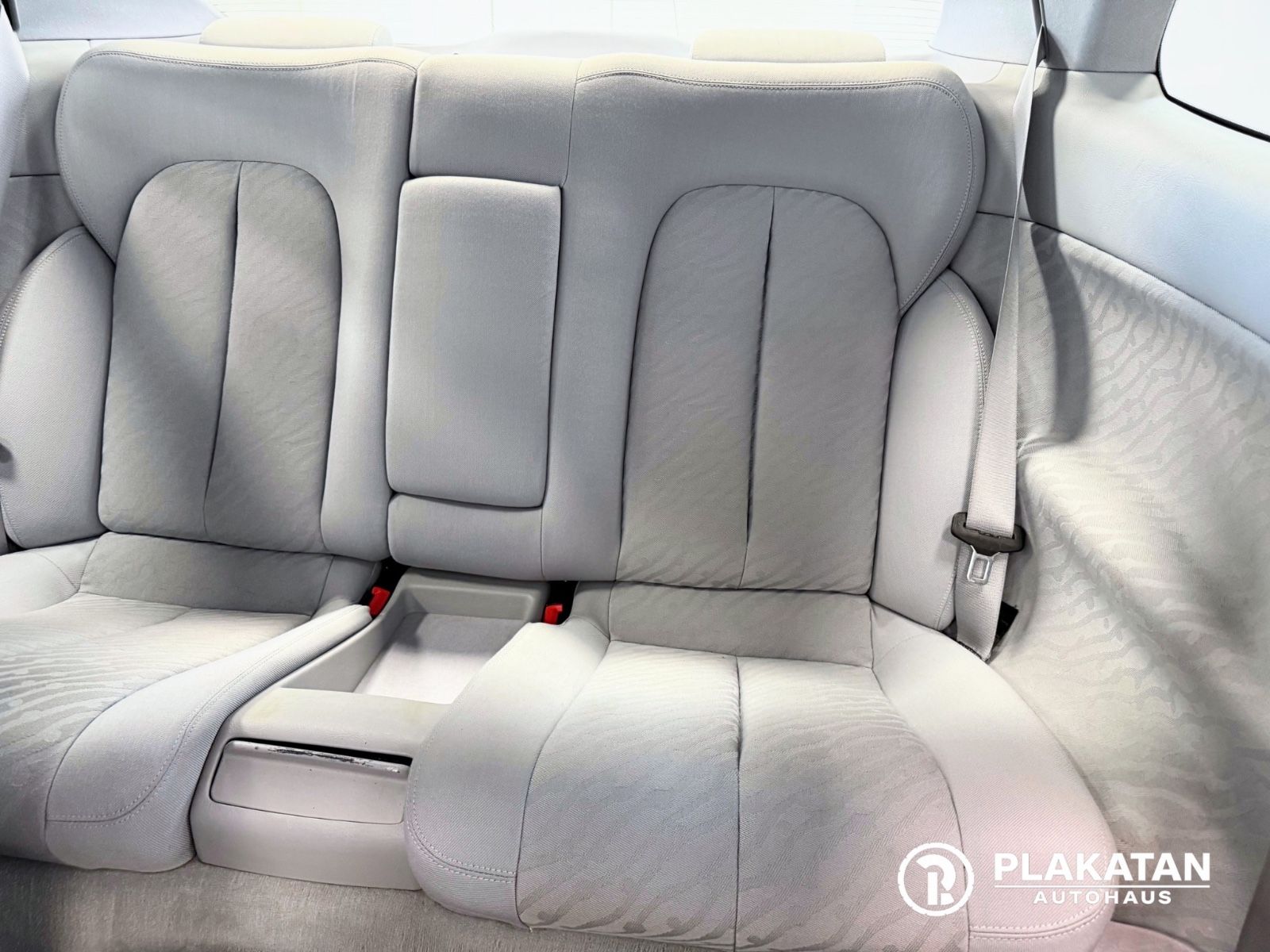 Fahrzeugabbildung Mercedes-Benz CLK 320 Elegance V6 Tempomat MB-Service