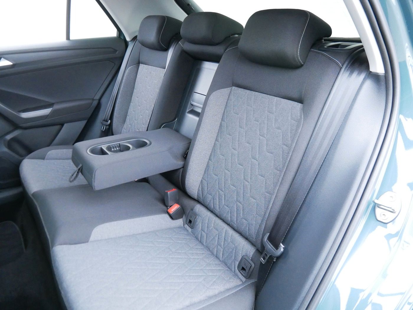 Fahrzeugabbildung Volkswagen T-Roc 1.0 TSI MOVE NEU37T AHK LED Kamera SHZ+LHZ