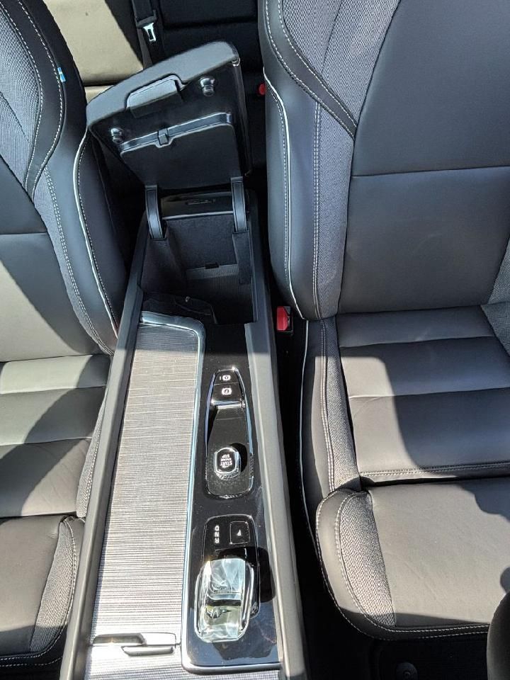 Fahrzeugabbildung Volvo V60 Kombi Plus Dark  LED DAB WiPa Harman Kardon