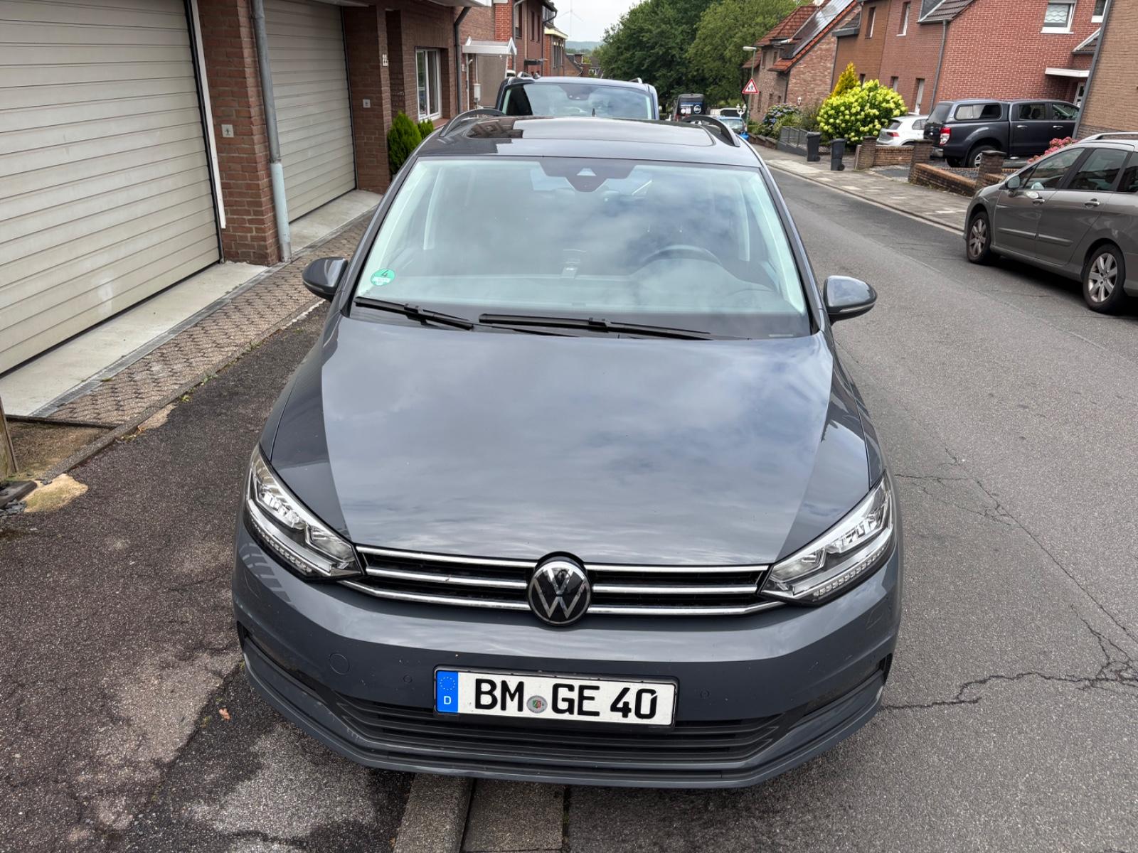 Volkswagen Touran 2.0 TDI SCR DSG 7 Sitzer PDC v+h Kam