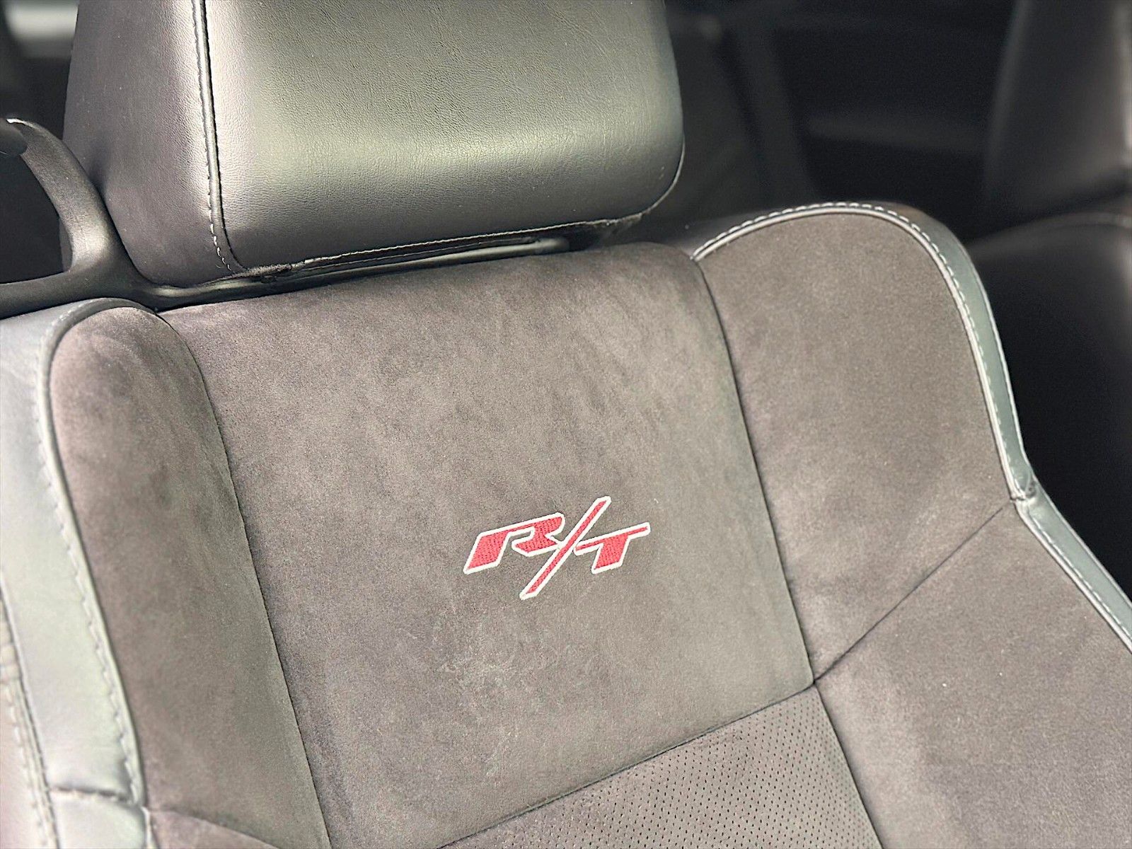 Fahrzeugabbildung Dodge Challenger 5.7 V8 R/T+ Performance RED DEVIL